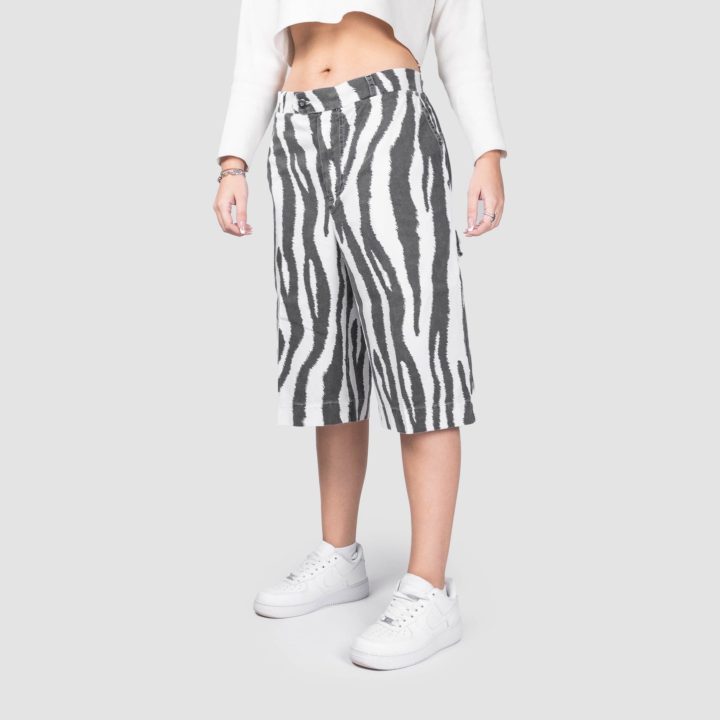 McW3.2 - Bermuda Worker Zebra